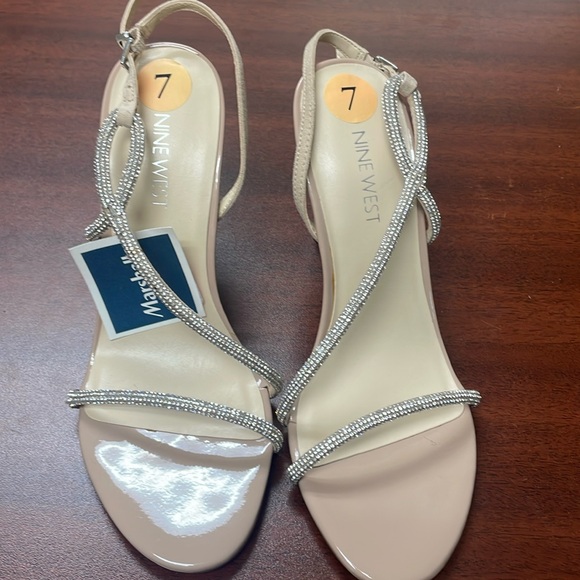 Nine West Heels brand new never worn size 7 - Picture 1 of 4